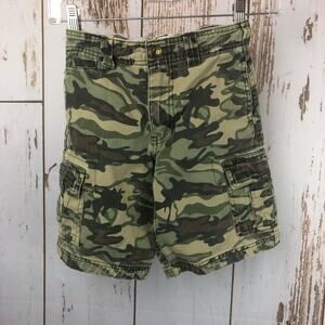 Bugle Boy, Camouflage Shorts, Size 5. In good used condition!